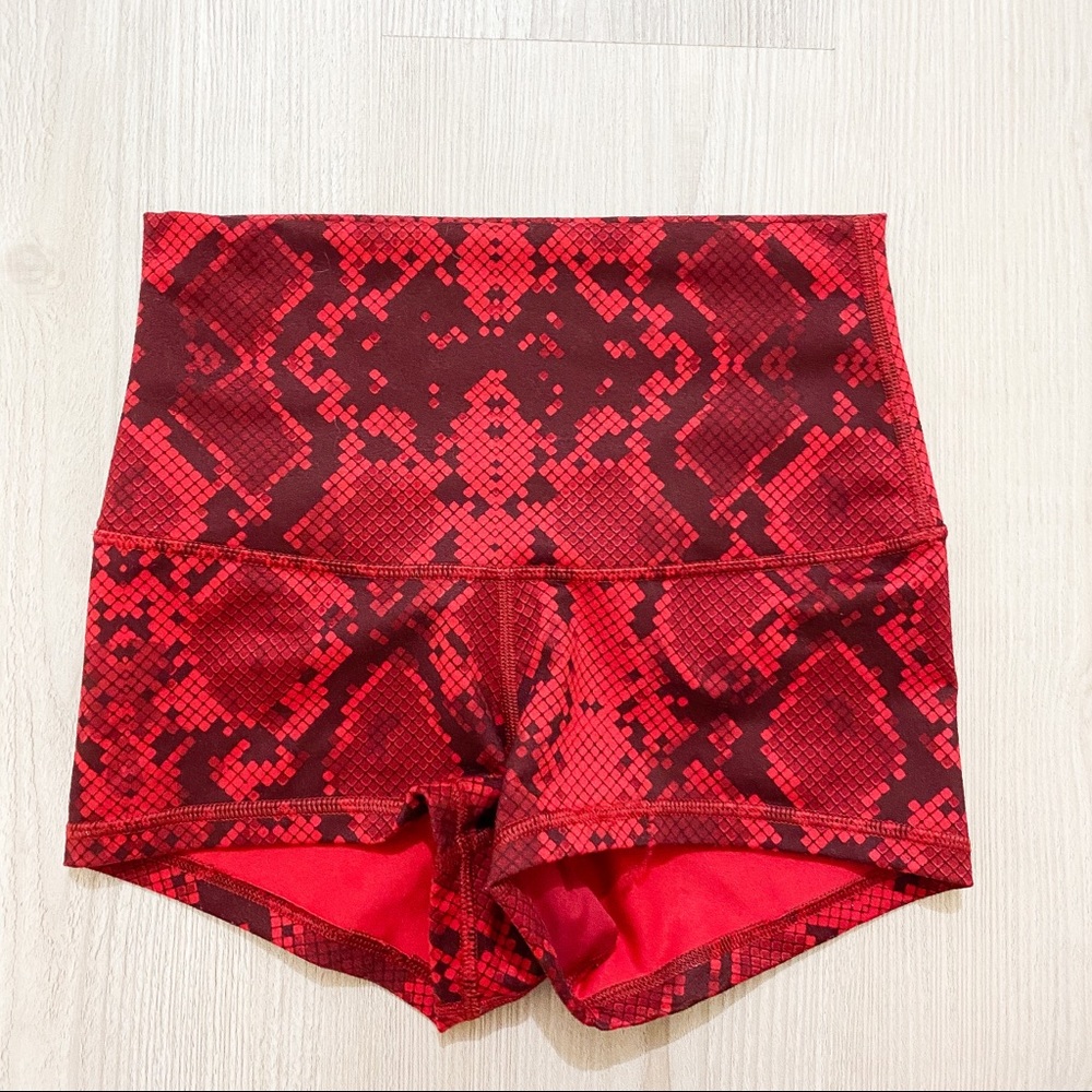 Lululemon boogie shorts - Picture 2 of 4